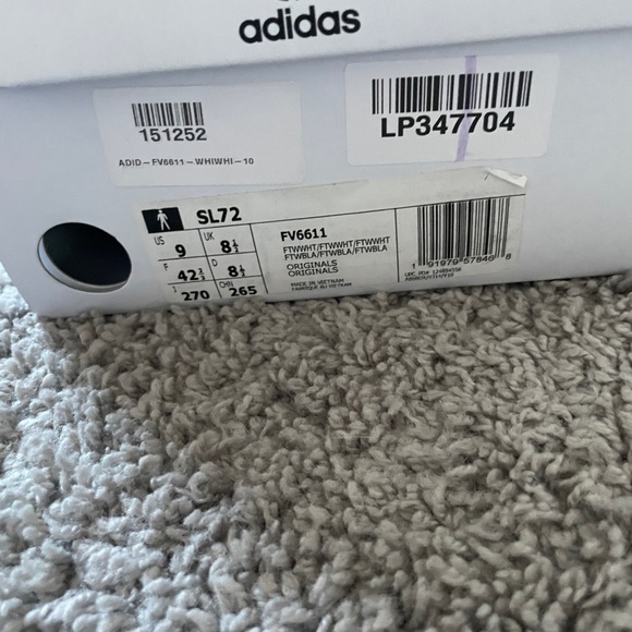 NEW Authentic Adidas Women’s Athletic Shoes Size 9 - Picture 9 of 16